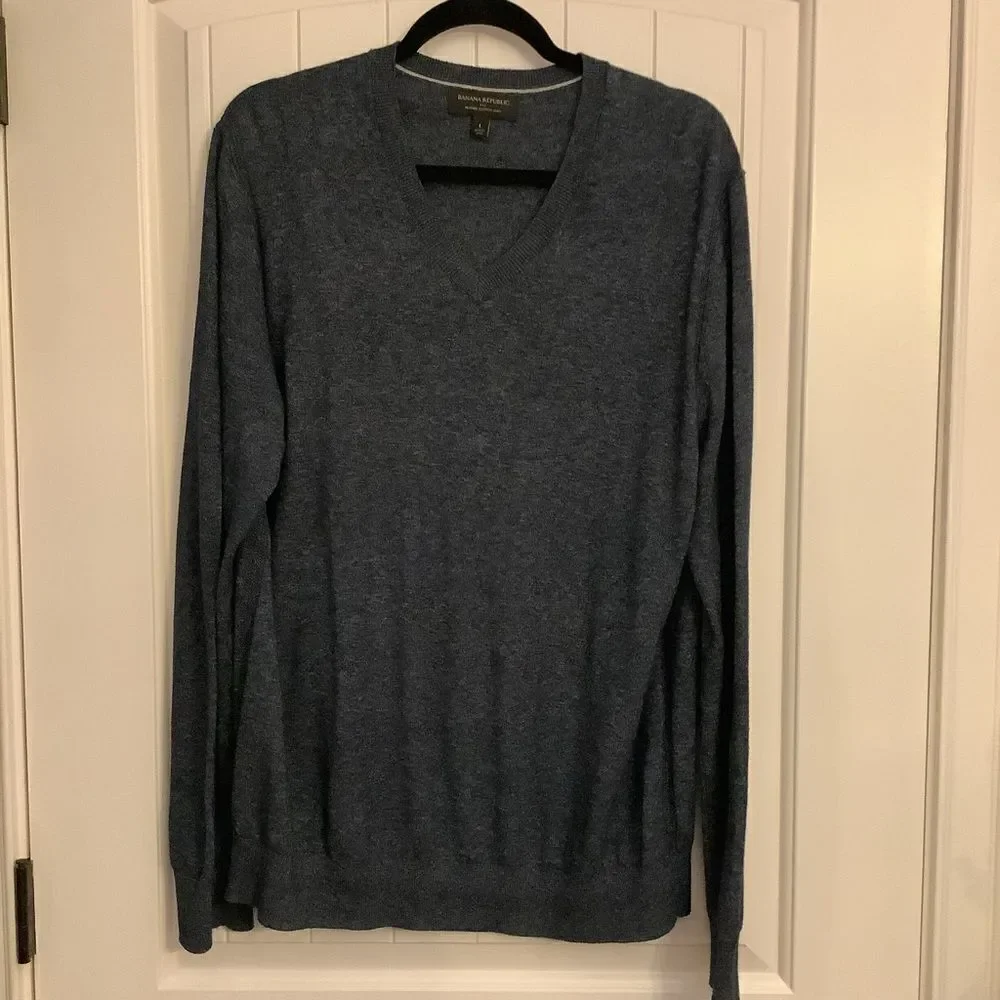 Banana Republic Men’s V-Neck Heather Cotton Yarn Sweater‎
